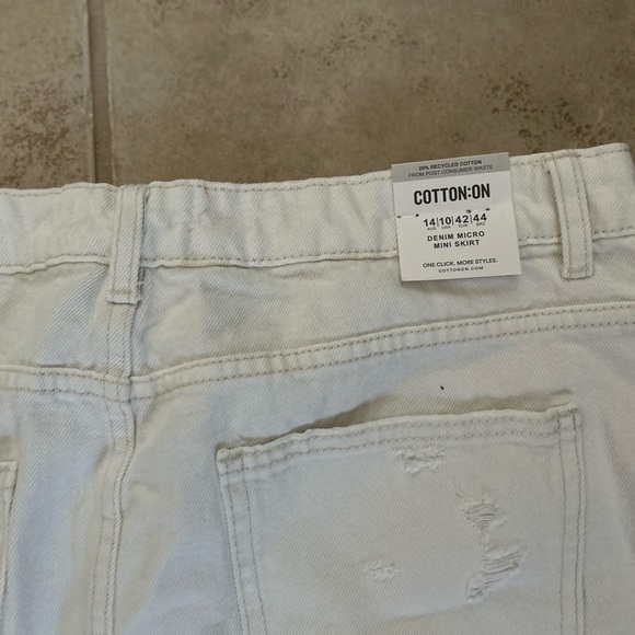 Cotton on size 10, mini skirt - Picture 4 of 4
